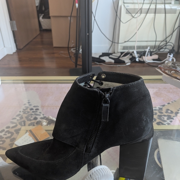SENSO Black Heeled Ankle Boots - Picture 2 of 4
